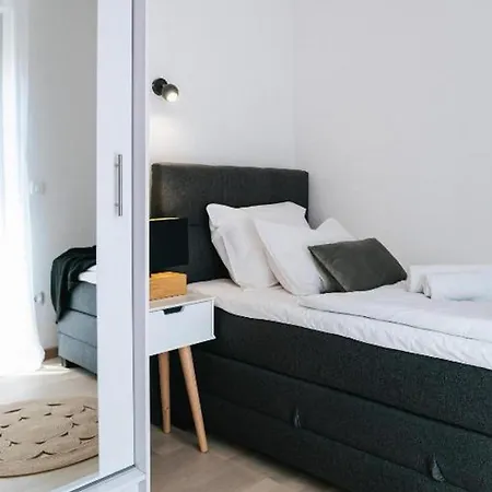 Modern,stylish Exclusive With Pool&jacuzzi *