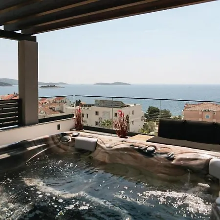 Modern,stylish Exclusive With Pool&jacuzzi *