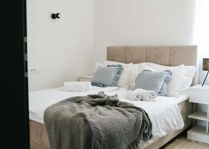 Modern,stylish Exclusive With Pool&jacuzzi *