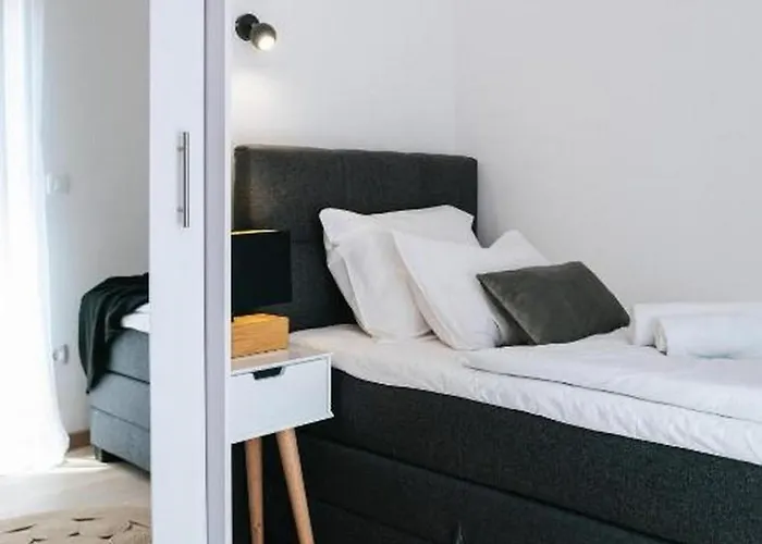 Modern,stylish Exclusive With Pool&jacuzzi *