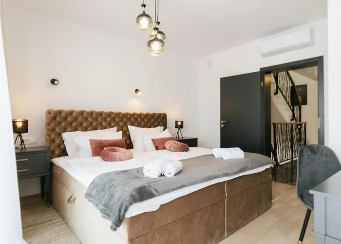 Modern,stylish Exclusive With Pool&jacuzzi Villa *