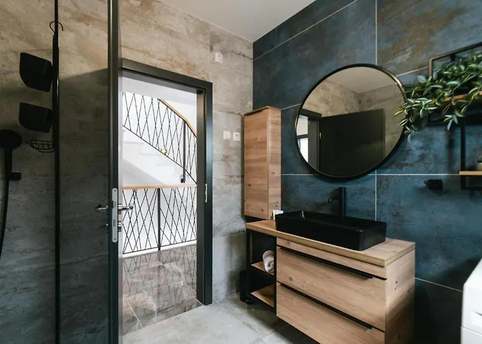 Modern,stylish Exclusive With Pool&jacuzzi Villa *