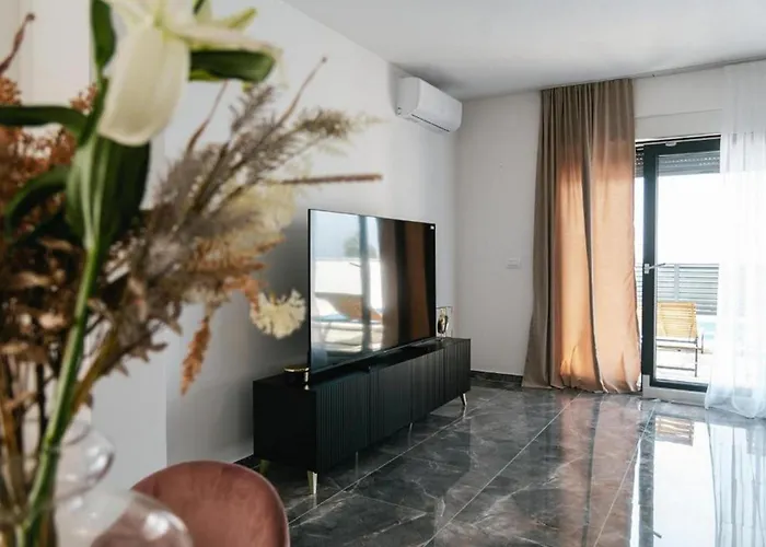 Villa Modern,stylish Exclusive With Pool&jacuzzi *