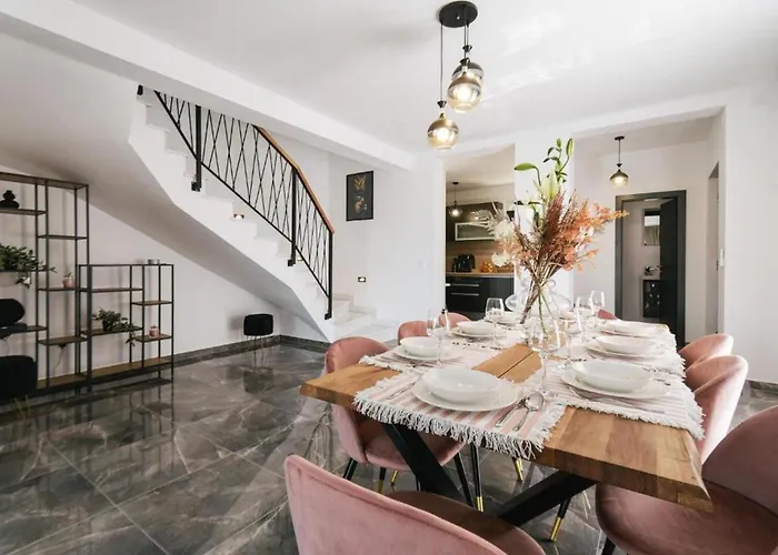 Modern,stylish Exclusive With Pool&jacuzzi *